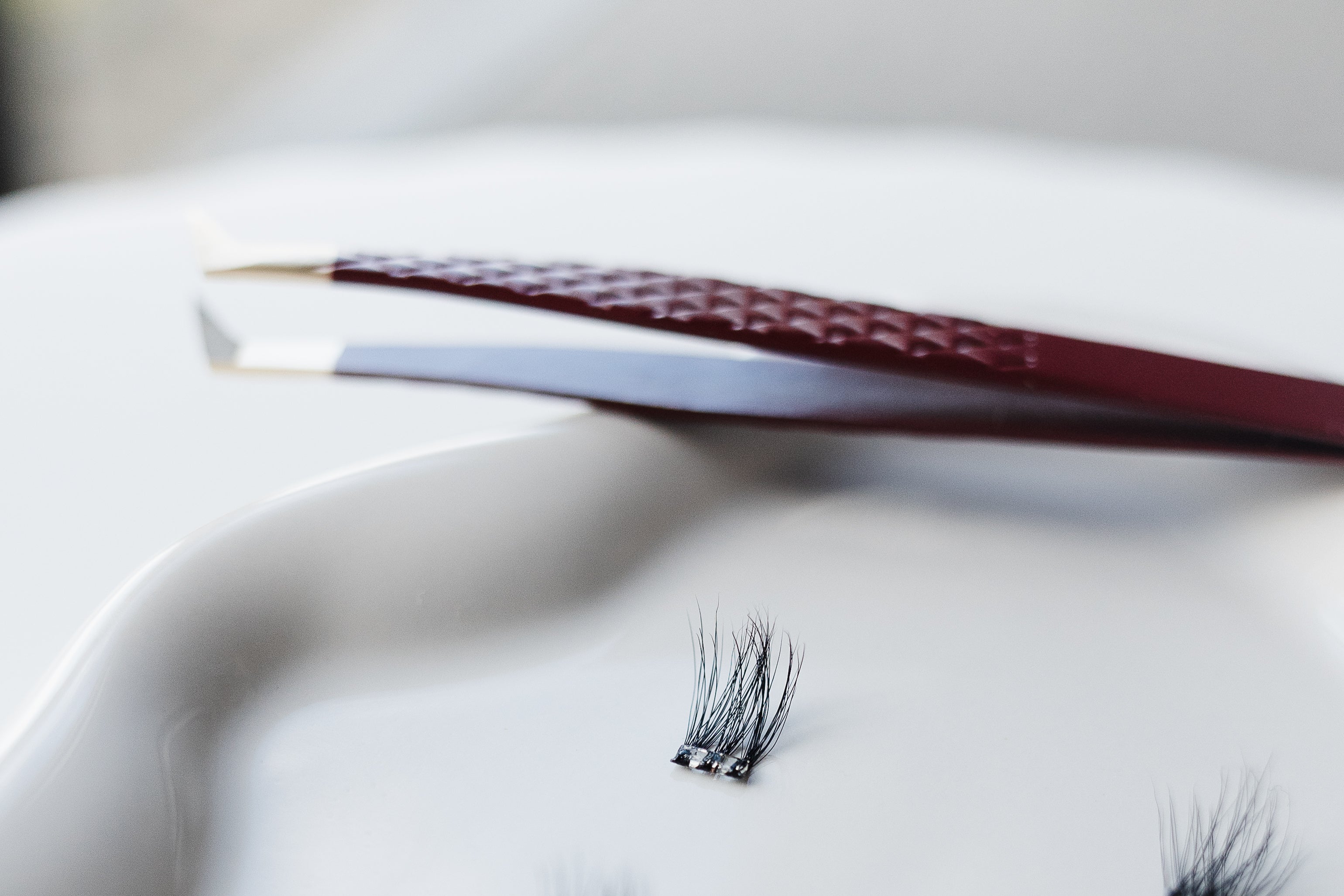 Whip Lash Tweezers | Precision Grip - Zero Stick